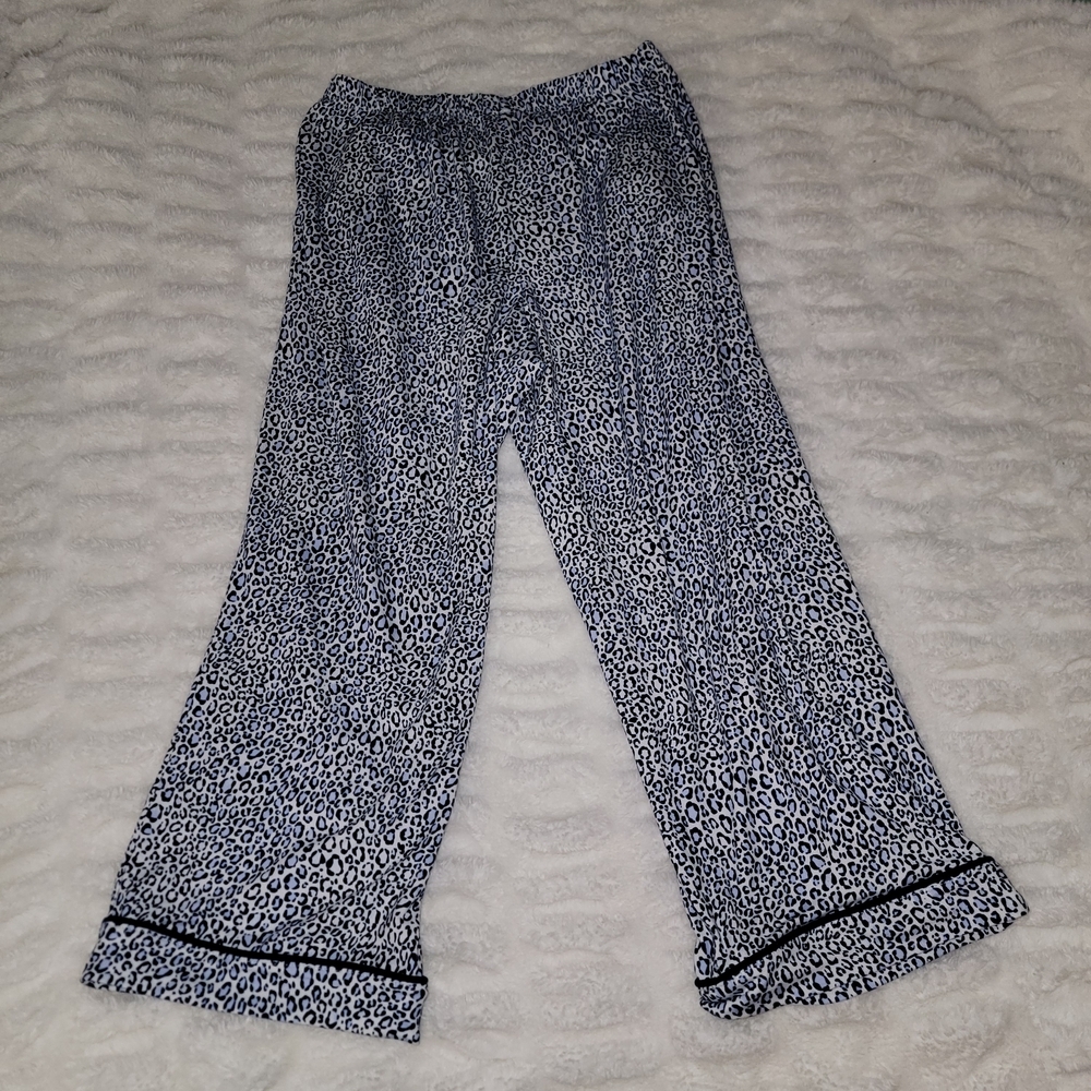 Joyspun Blue Leopard Cropped Pajama Set - Picture 7 of 9